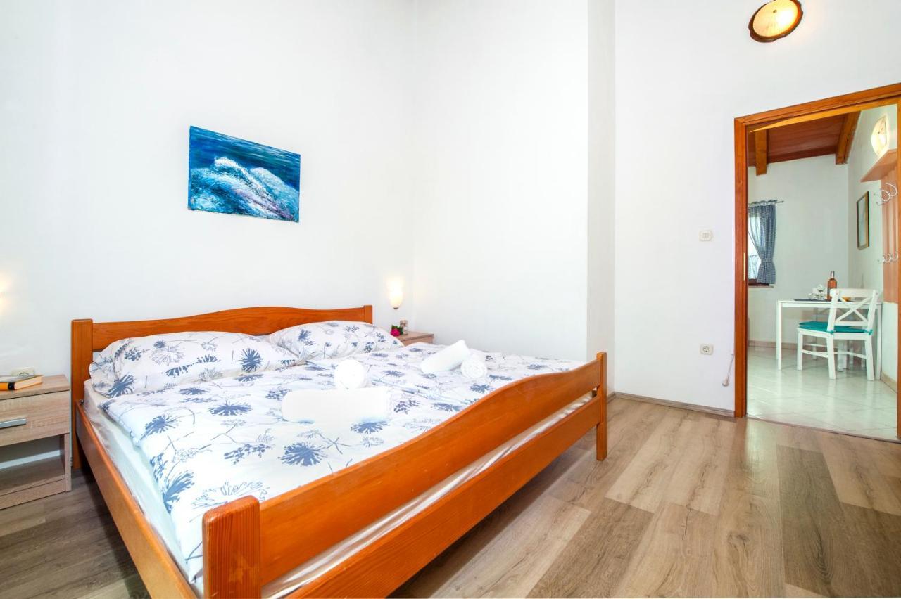 Apartman Near Beach Pelagic Sea View Rovinj Exterior foto