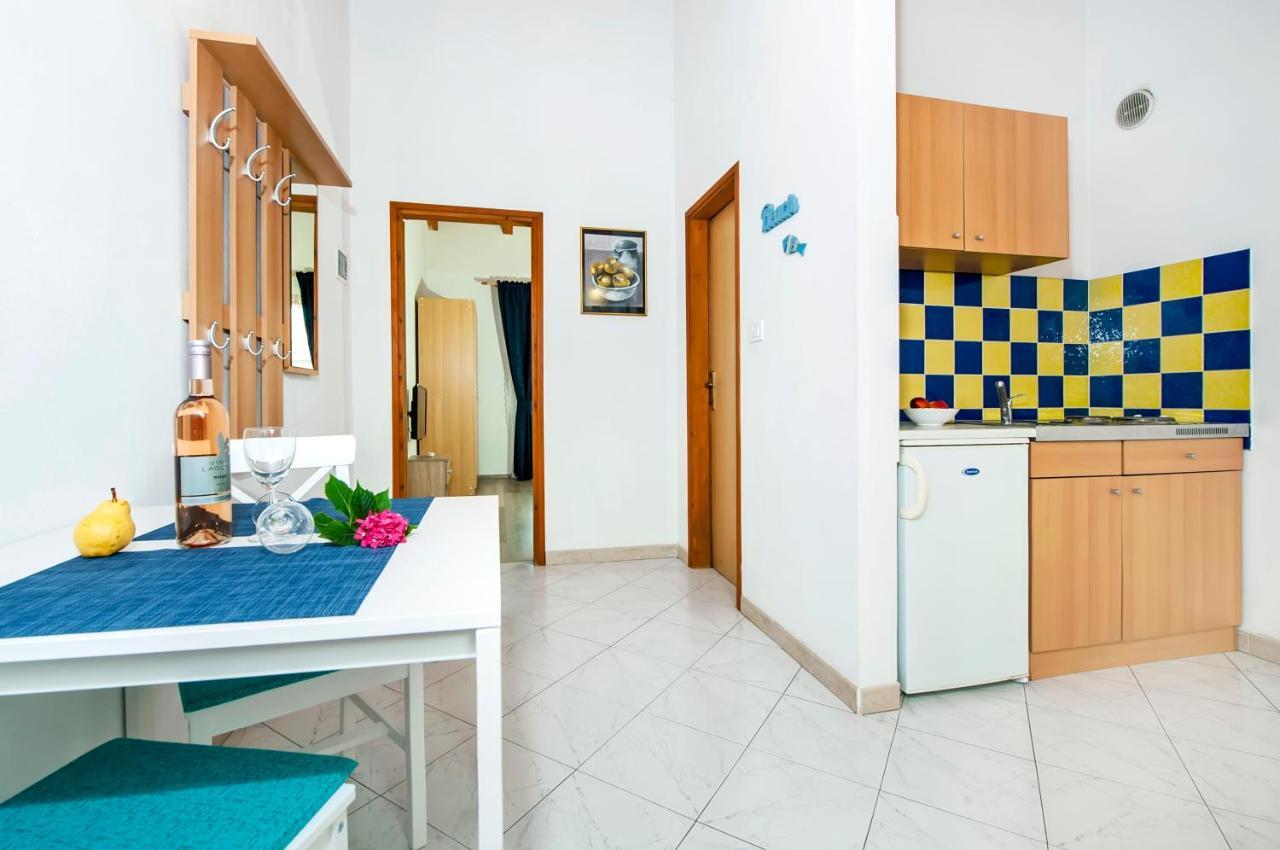 Apartman Near Beach Pelagic Sea View Rovinj Exterior foto