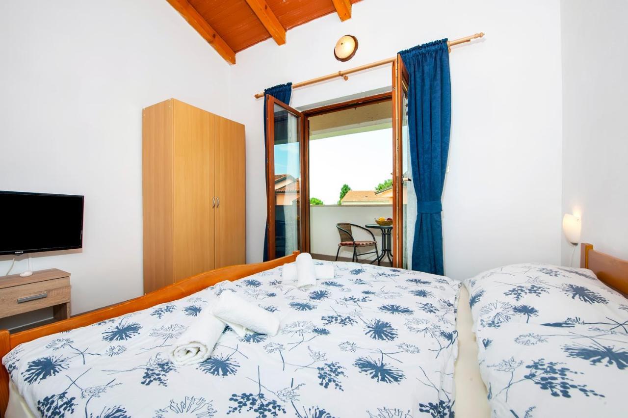 Apartman Near Beach Pelagic Sea View Rovinj Exterior foto